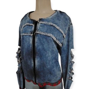 Jaqueta jeans com detalhes